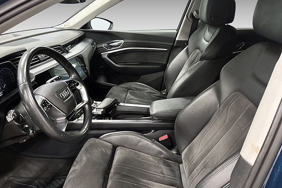 Audi e-tron 10 of 22