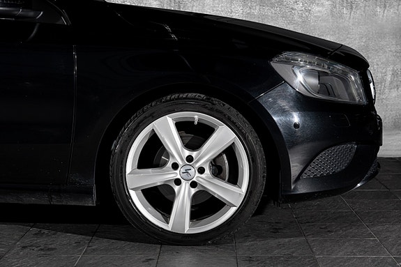 Mercedes-Benz A180 11 of 30