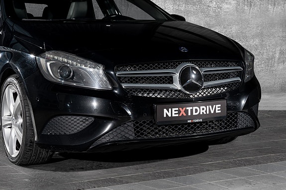 Mercedes-Benz A180 2 of 30