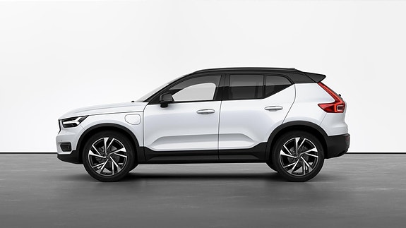 Volvo XC40 6 of 28