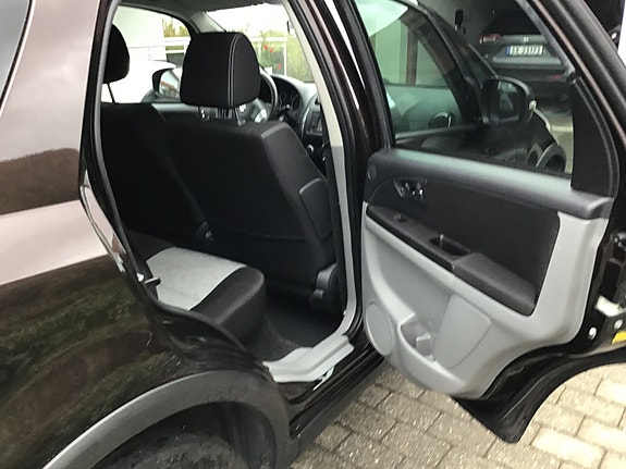 Suzuki SX4 11 of 23