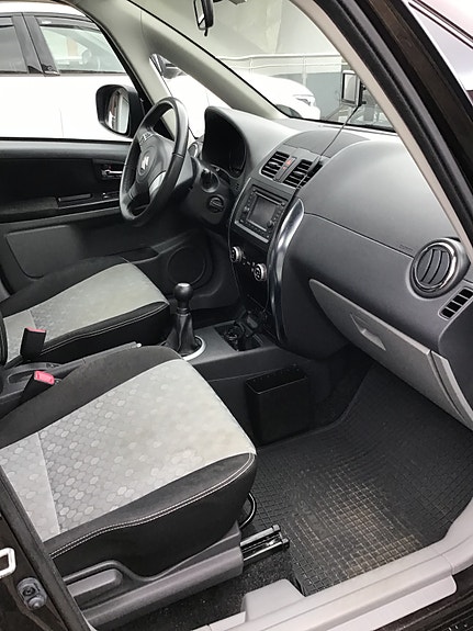 Suzuki SX4 13 of 23