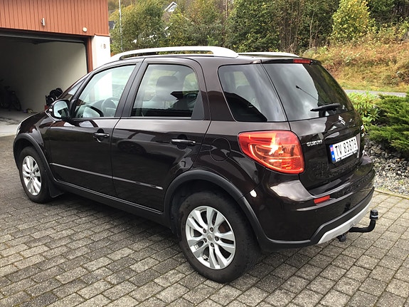 Suzuki SX4 2 of 23