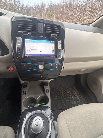 Nissan Leaf 14 of 16