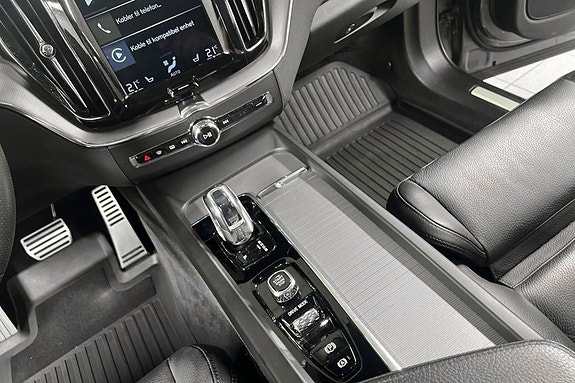 Volvo XC60 16 of 29