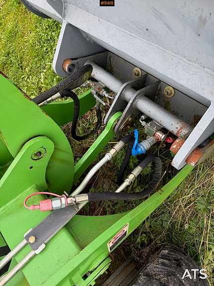 Everun EREL08 Elektrisk Hjullaster med Snøskuffe, grusskuffe og gaffler 13 of 16