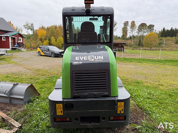 Everun EREL08 Elektrisk Hjullaster med Snøskuffe, grusskuffe og gaffler 4 of 16