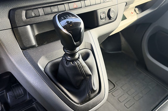 Opel Vivaro 21 of 22