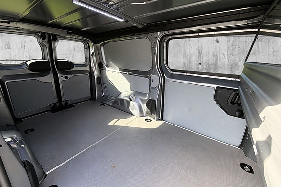 Opel Vivaro 11 of 22