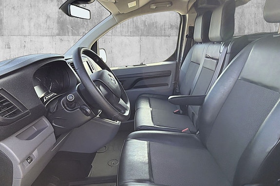 Opel Vivaro 13 of 22
