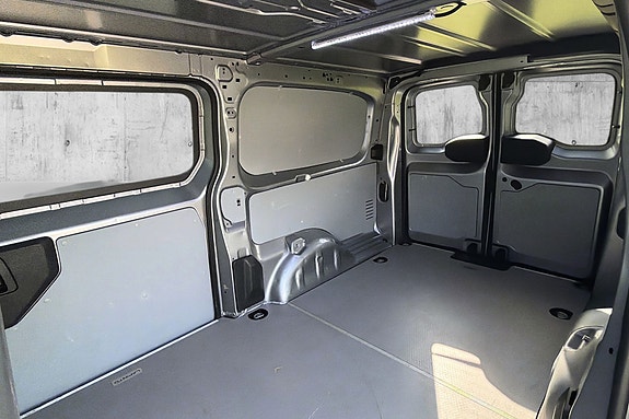 Opel Vivaro 12 of 22