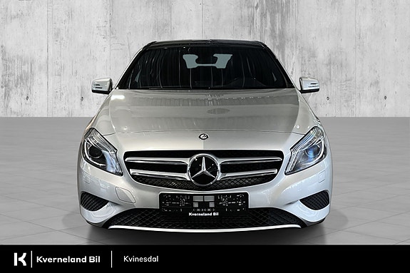 Mercedes-Benz A180 2 of 25