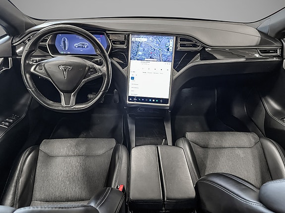Tesla Model S 10 of 24