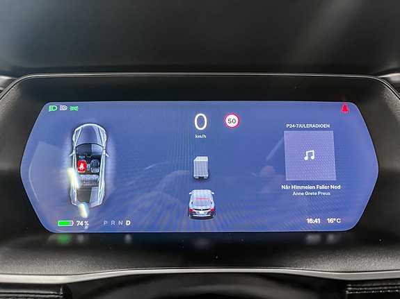 Tesla Model S 12 of 24