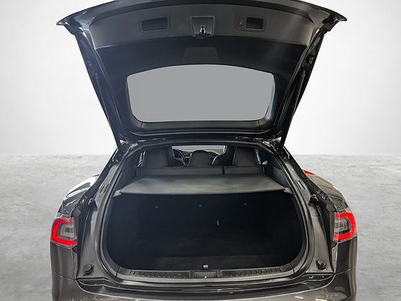 Tesla Model S 19 of 24
