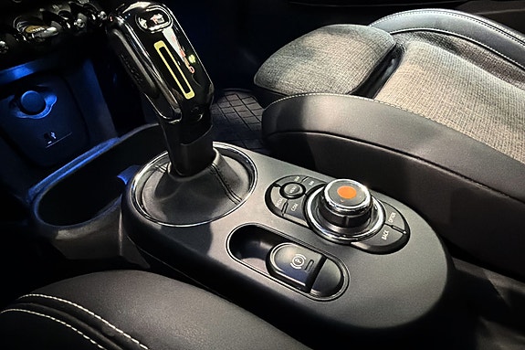 MINI Cooper SE 24 of 25