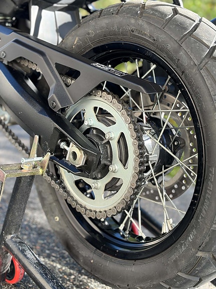 Suzuki V-Strom 800DE 18 of 30