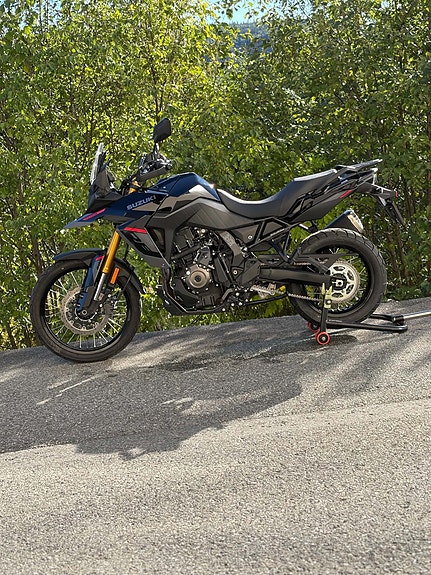 Suzuki V-Strom 800DE 5 of 30