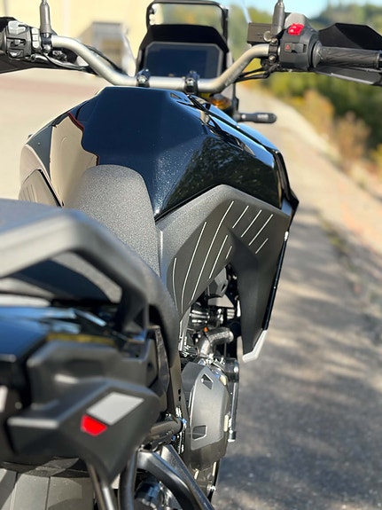 Suzuki V-Strom 800DE 26 of 30