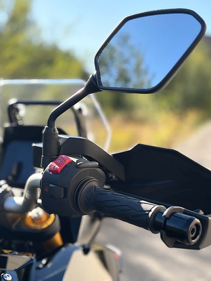 Suzuki V-Strom 800DE 28 of 30