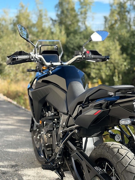 Suzuki V-Strom 800DE 10 of 30