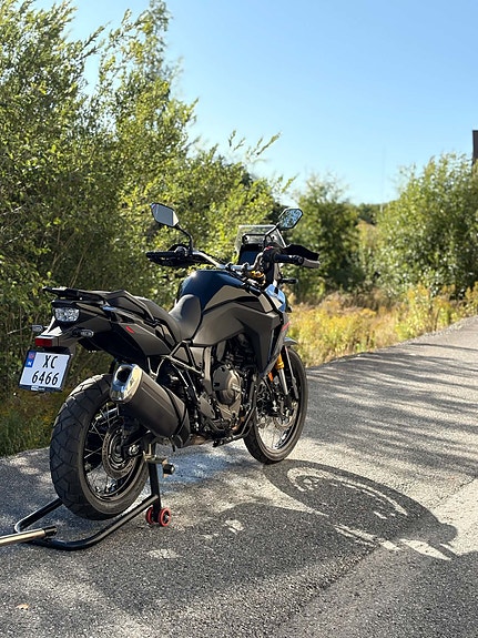 Suzuki V-Strom 800DE 20 of 30