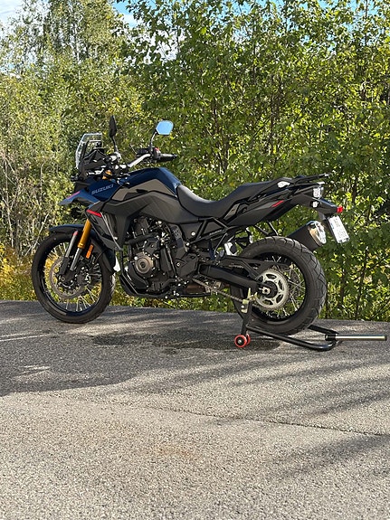Suzuki V-Strom 800DE 6 of 30