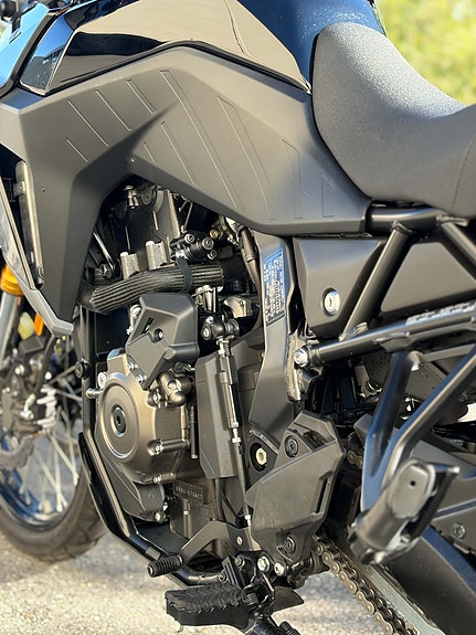 Suzuki V-Strom 800DE 22 of 30