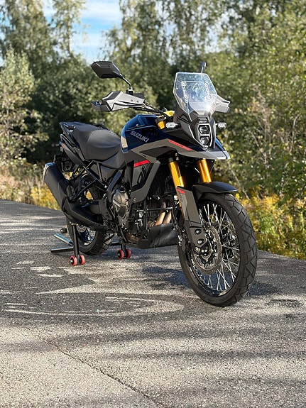 Suzuki V-Strom 800DE 3 of 30