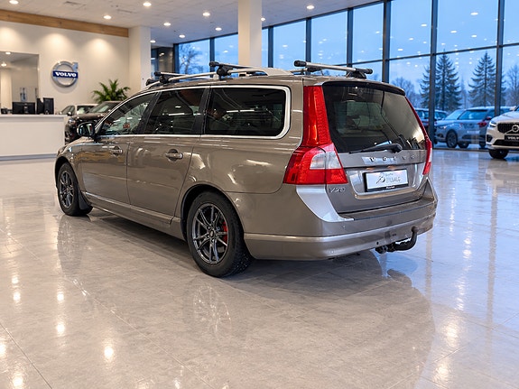 Volvo V70 4 of 21