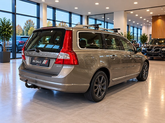 Volvo V70 3 of 21