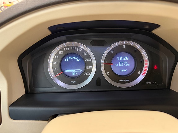 Volvo V70 10 of 21