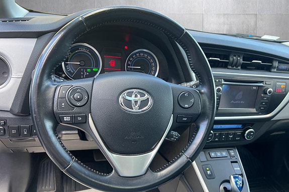 Toyota Auris 11 of 19