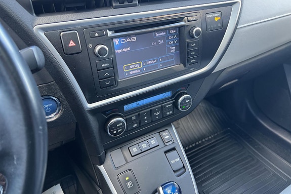 Toyota Auris 13 of 19