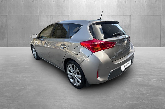 Toyota Auris 3 of 19
