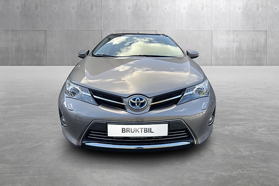 Toyota Auris 8 of 19