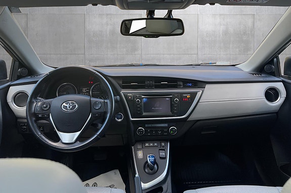 Toyota Auris 9 of 19