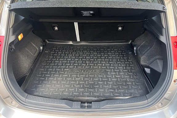 Toyota Auris 17 of 19