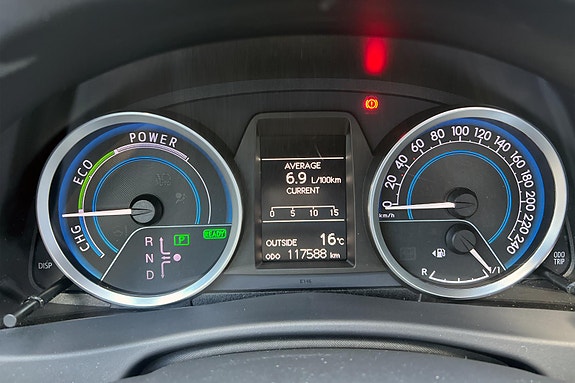 Toyota Auris 12 of 19