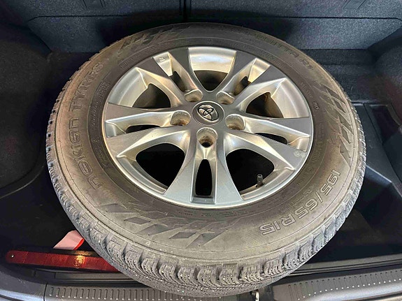 Toyota Auris 23 of 27