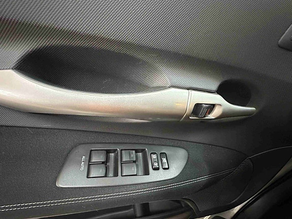 Toyota Auris 19 of 27