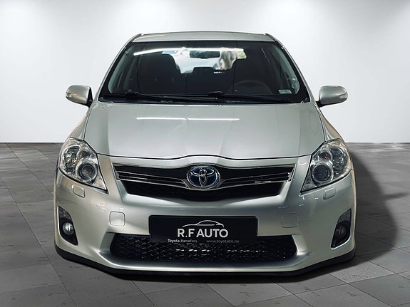 Toyota Auris 3 of 27