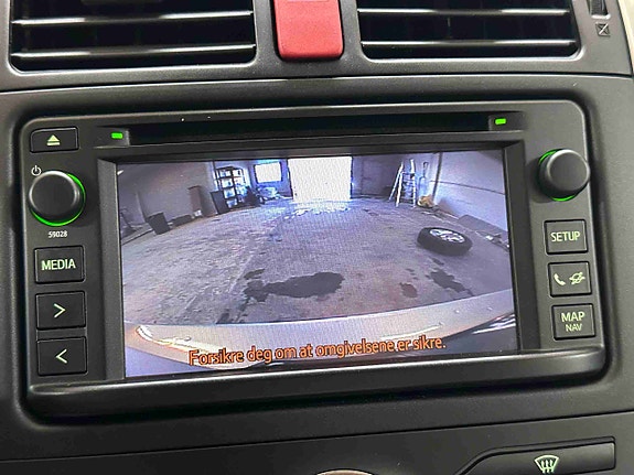 Toyota Auris 13 of 27