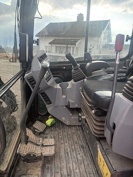 Kubota U-55 10 of 12