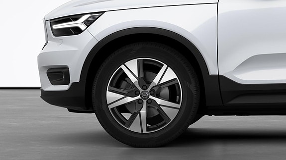 Volvo XC40 16 of 26