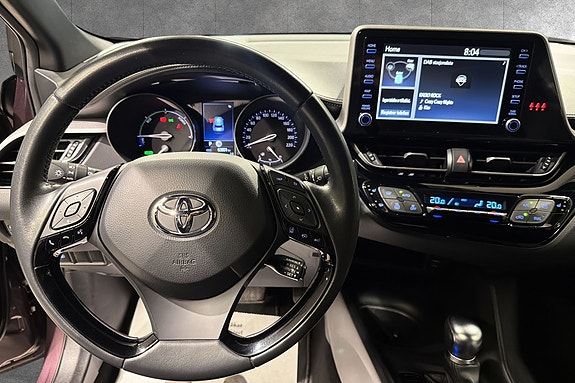Toyota C-HR 11 of 18