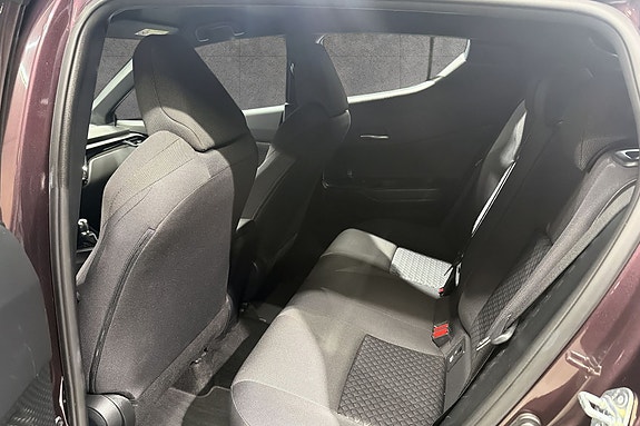 Toyota C-HR 16 of 18
