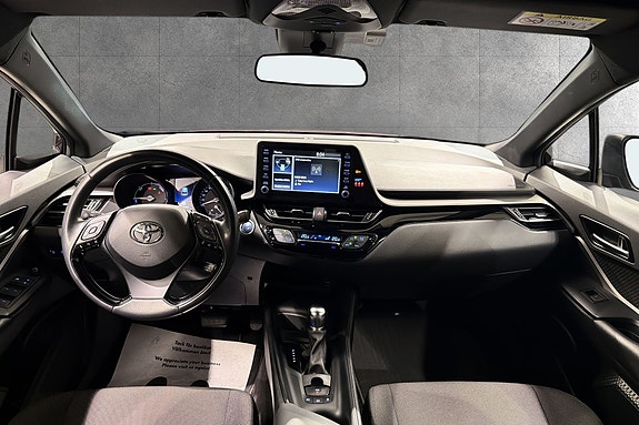 Toyota C-HR 9 of 18