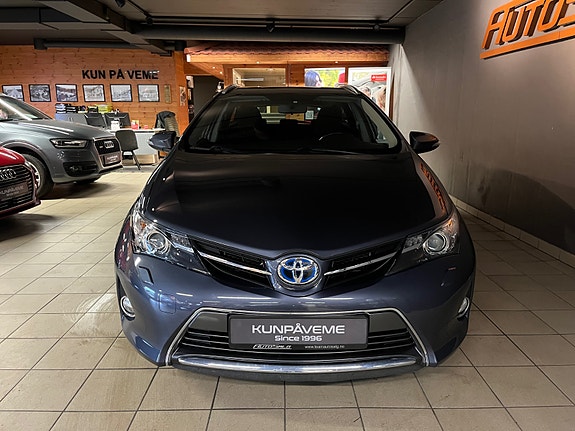 Toyota Auris 4 of 28