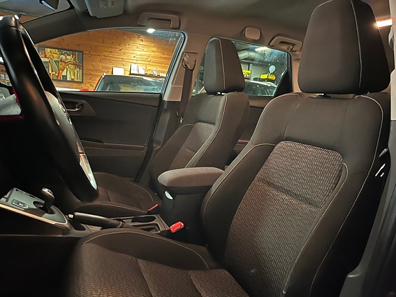 Toyota Auris 20 of 28